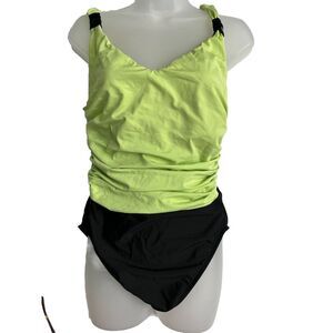 VTG Miraclesuit One Piece Underwire Tummy Control Swimsuit Green Black Sz 16 USA